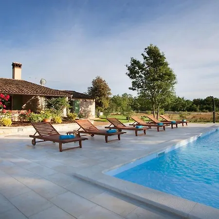 Lovely Rural With A Swimming Pool In Villa *